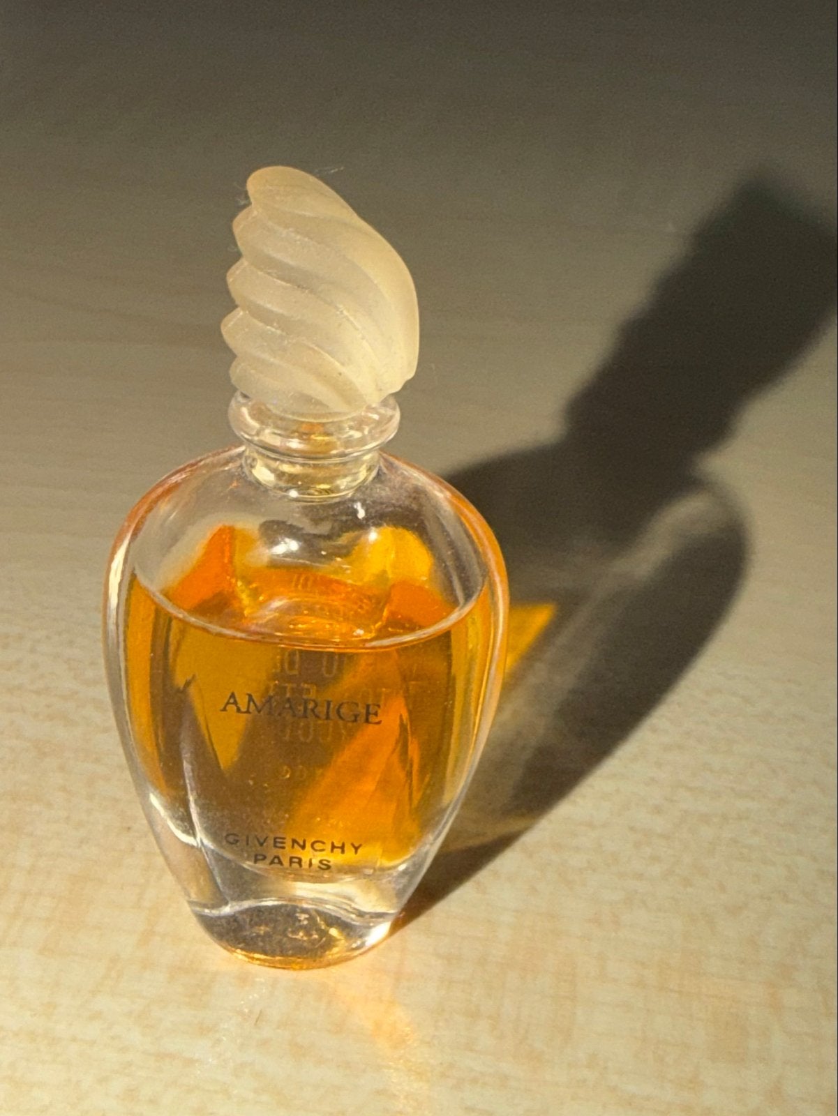 Givenchy Amarige Eau de Toilette Miniatuur 5 ml bijna vol, Ophalen of Verzenden, Zo goed als nieuw