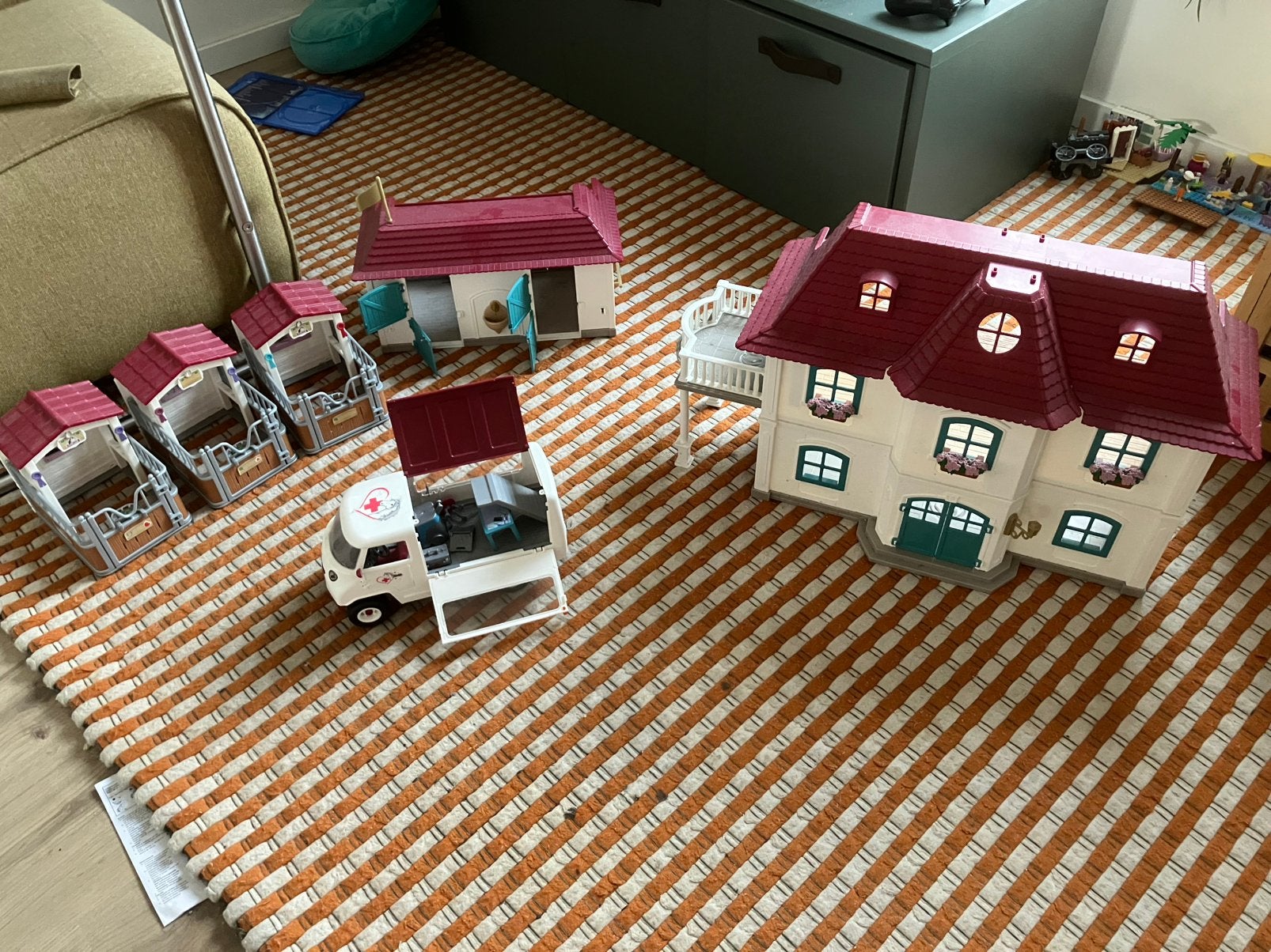 Schleich paarden met huis, stallen etc, Ophalen, Zo goed als nieuw, Jongen of Meisje
