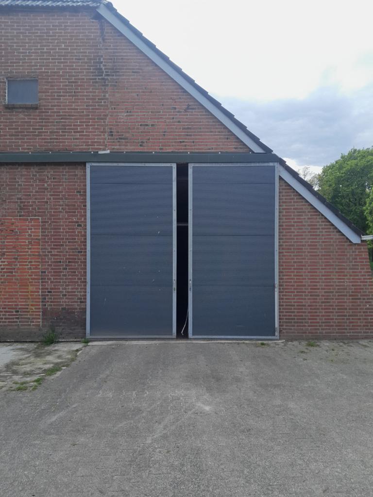Grote schuifdeuren voor garage of schuur, Doe-het-zelf en Verbouw, Deuren en Horren, Gebruikt, Garagedeur, Ophalen of Verzenden