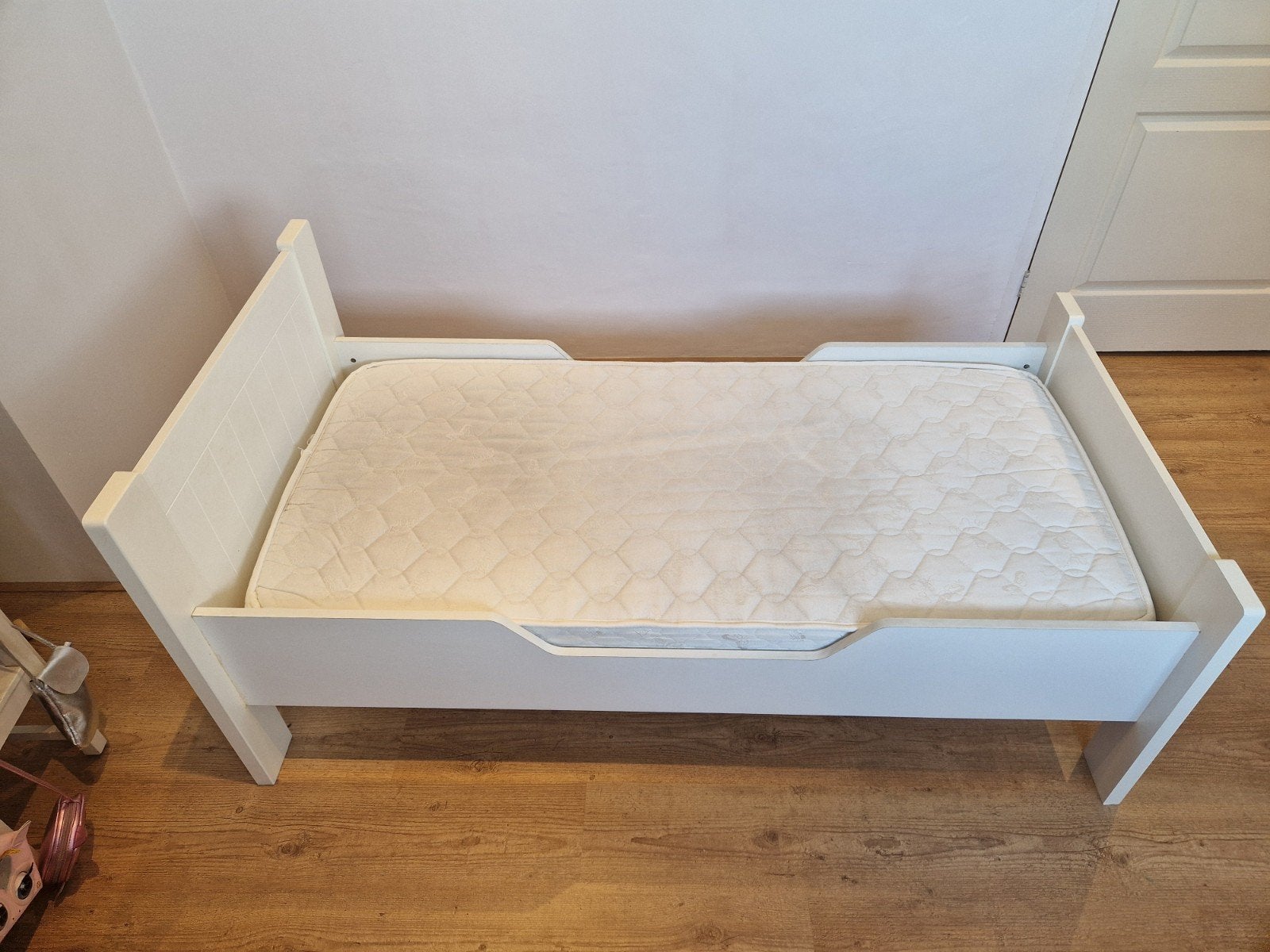 Net junior bed 150x70 zonder matras., Kinderen en Baby's, Kinderkamer | Bedden, Ophalen, 140 tot 160 cm, 70 tot 85 cm, Matras
