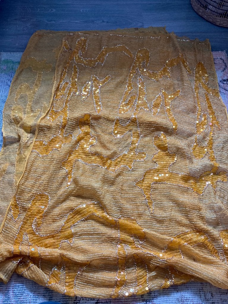 Vintage geel goudkleur geborduurd paillet sari sjaal saree, Gebruikt, 120 cm of meer, Geel, Ophalen of Verzenden