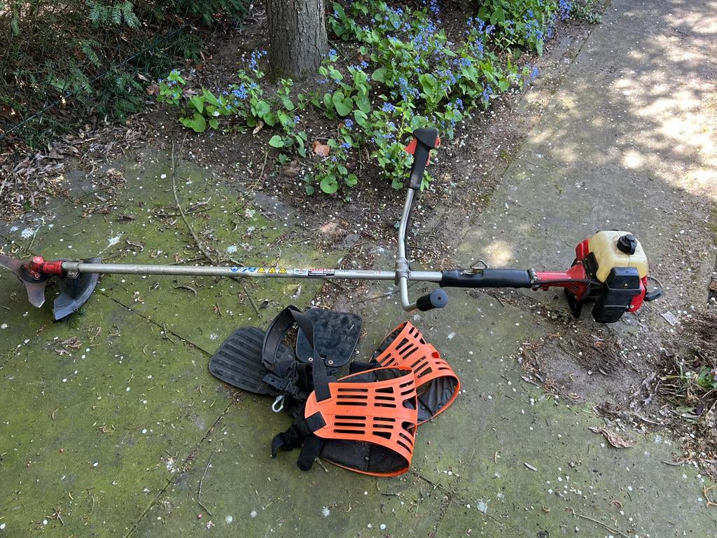 Boschmaaier NB411 met harnas - Benzine, Tuin en Terras, Bosmaaiers, Ophalen, Gebruikt, 30 tot 50 cm, Benzine