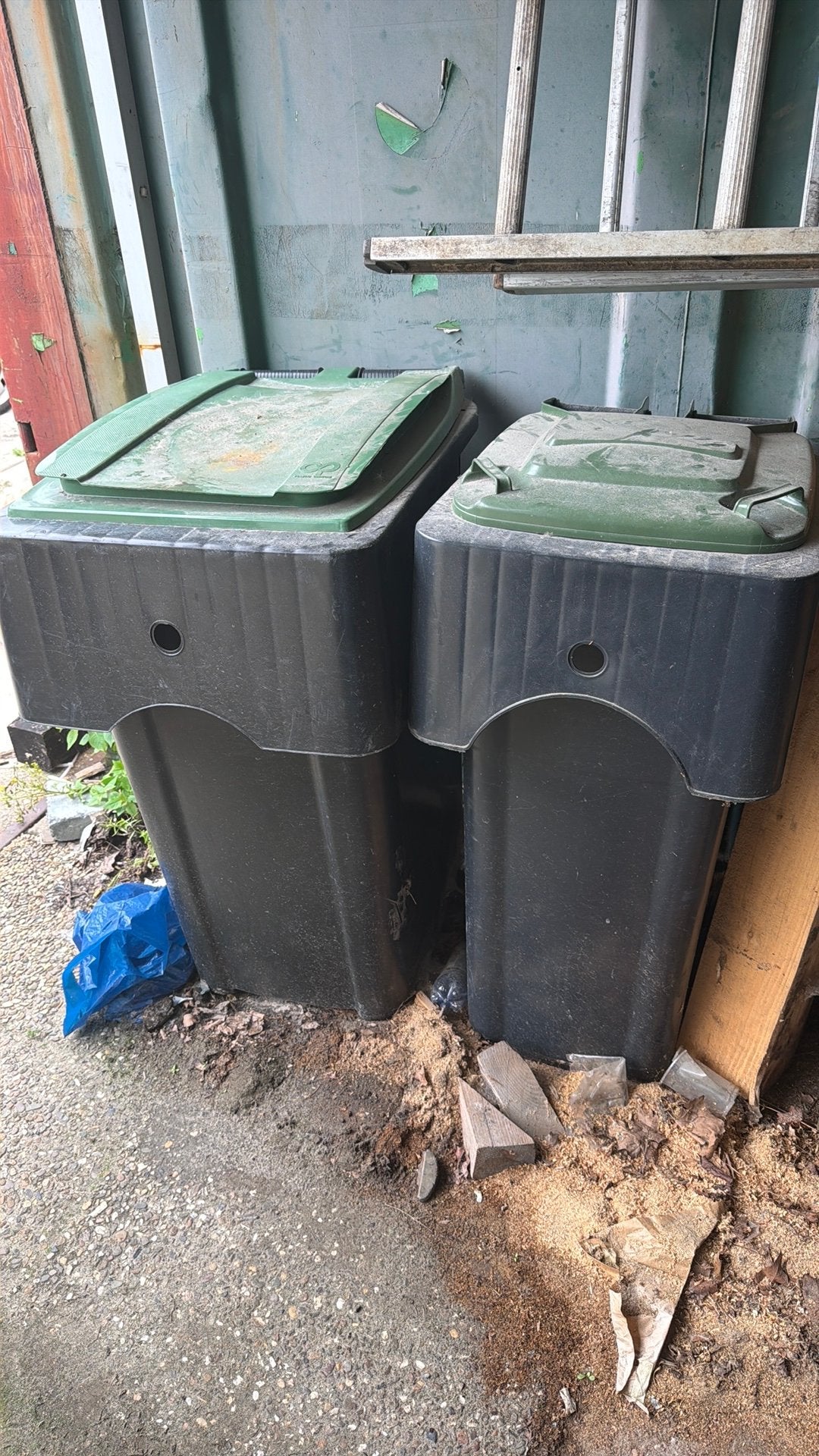 2 containers, Ophalen of Verzenden