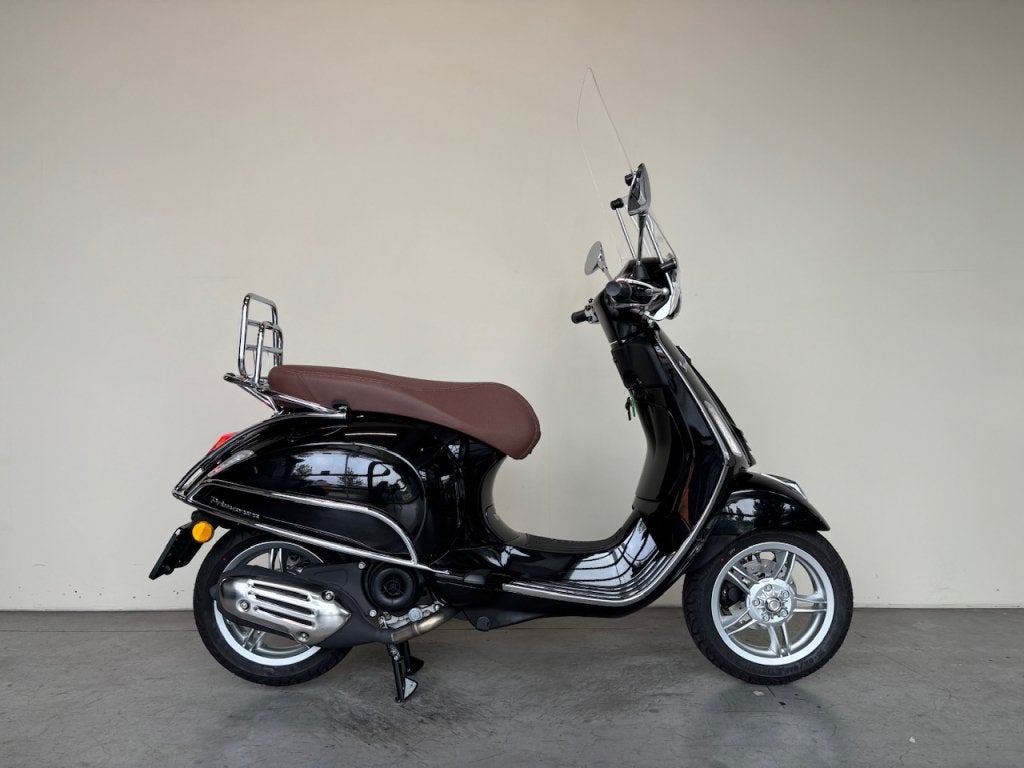 Vespa Primavera Nero Convinto (glans zwart) NIEUW 0 KM, Fietsen en Brommers, Niet ingevuld, Maximaal 45 km/u, Niet ingevuld, Nieuw