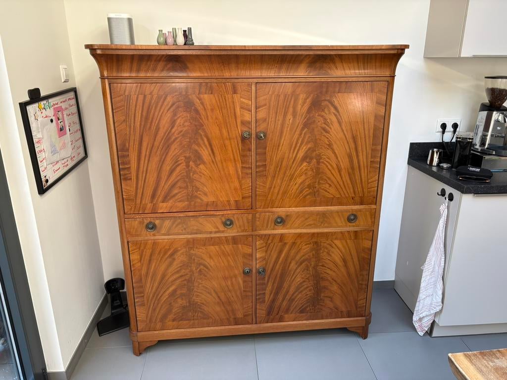 Noten houten buffet kast, Antiek en Kunst, Ophalen
