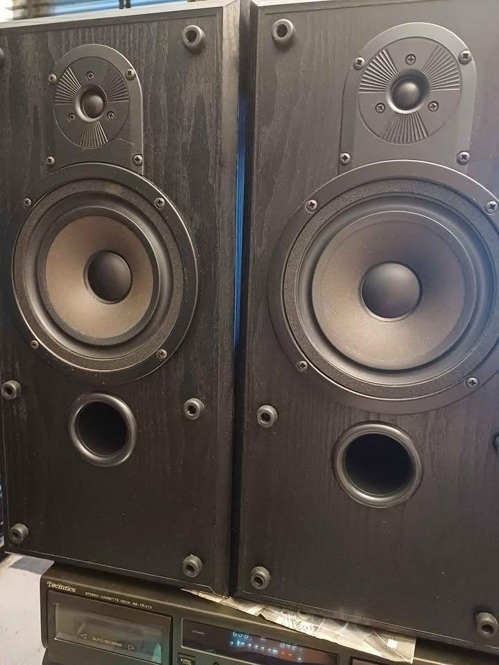 B&W V202 speakers, Zo goed als nieuw, 60 tot 120 watt, Boekenplank luidspreker, Ophalen