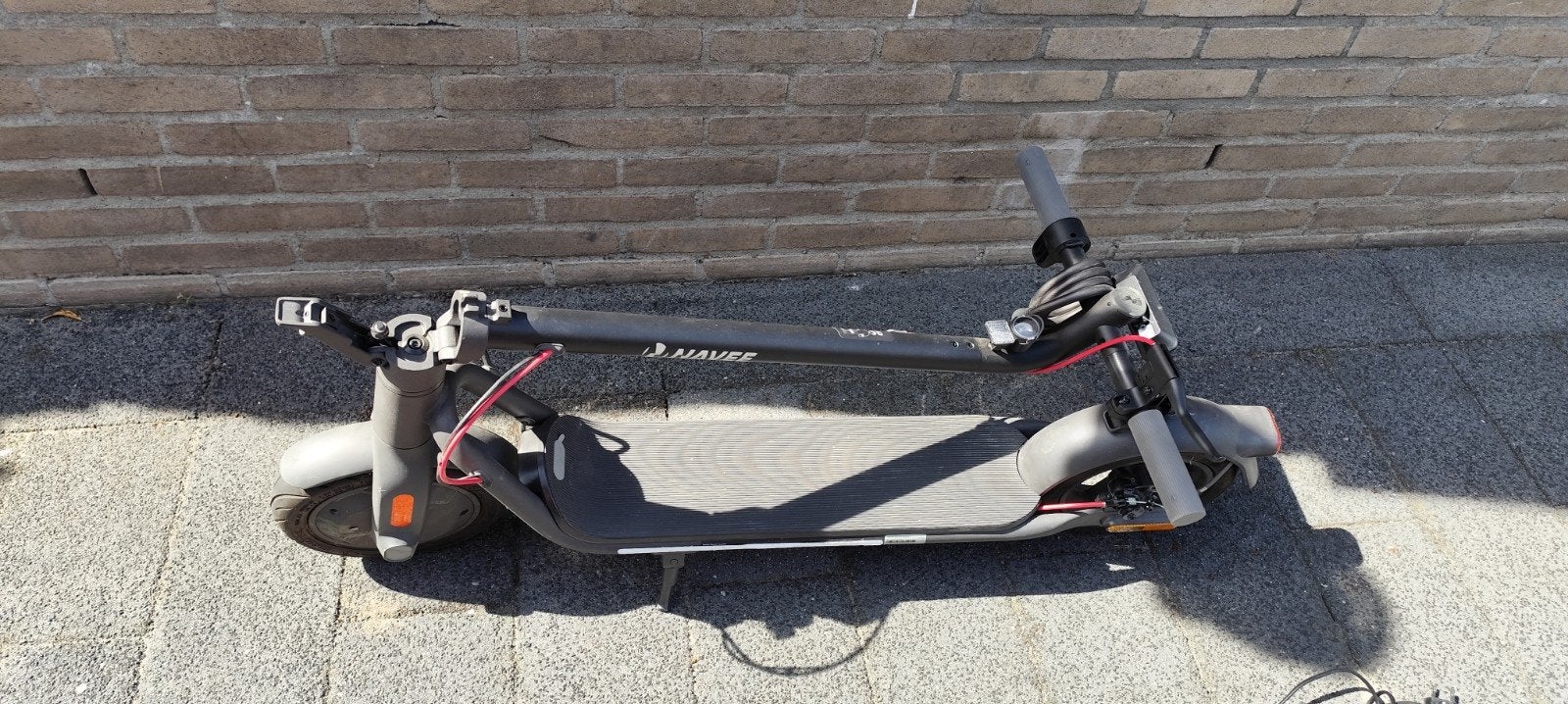 Elektrische step Navee met oplader., Fietsen en Brommers, Ophalen of Verzenden, Gebruikt, Elektrische step (E-scooter), Navee