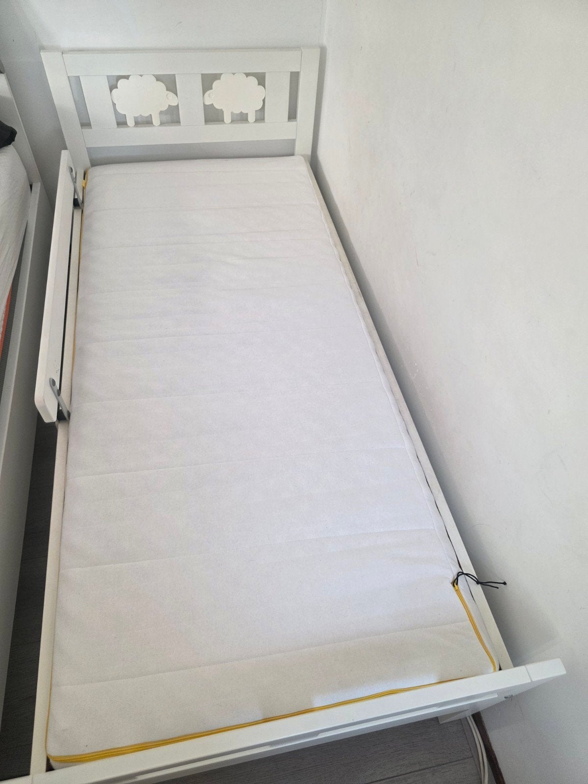 3 beden, Huis en Inrichting, Slaapkamer | Bedden, Ophalen, Zo goed als nieuw, Eenpersoons, Hout