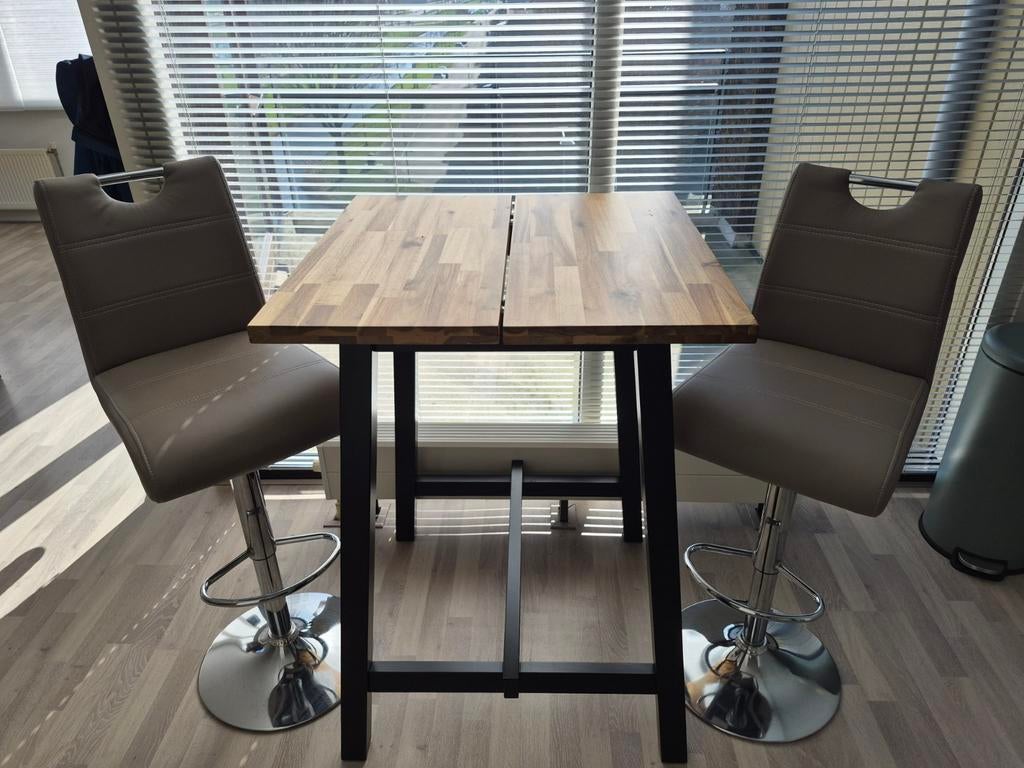 Barstoelen / barkrukken Mansfield (set van 2)
Merk
HELA, Ophalen, In hoogte verstelbaar, Gebruikt