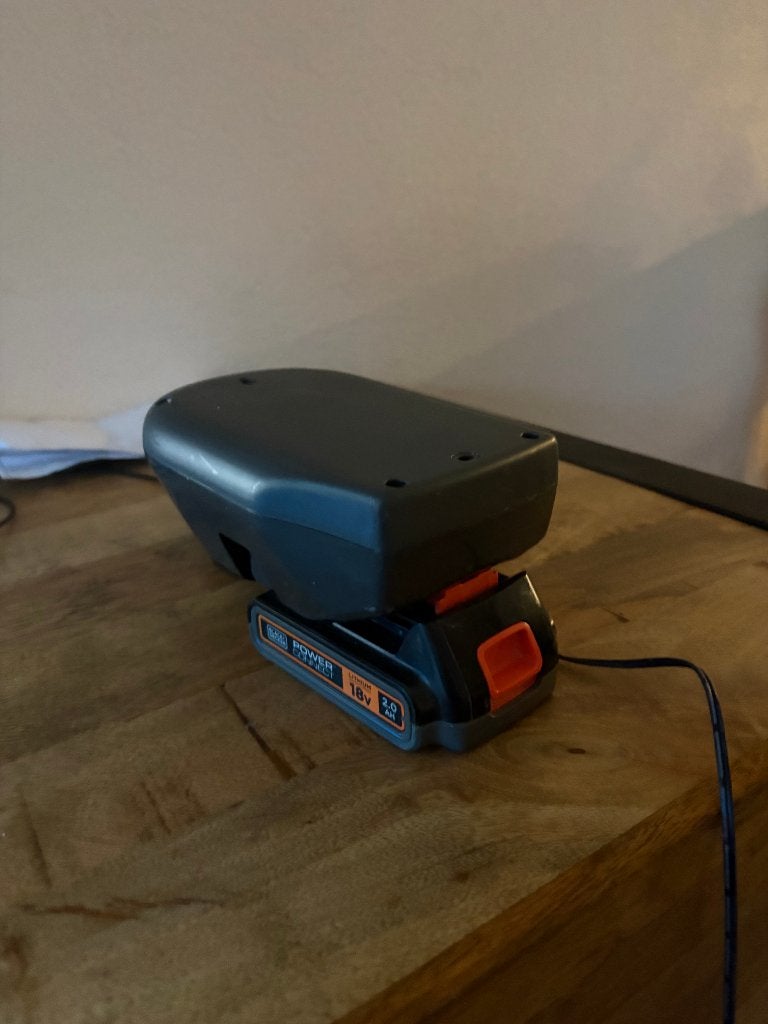 Oplader met accu van BLACK+DECKER 18V 2.0Ah (36Wh), Ophalen, Overige merken, Gebruikt, Kruimeldief