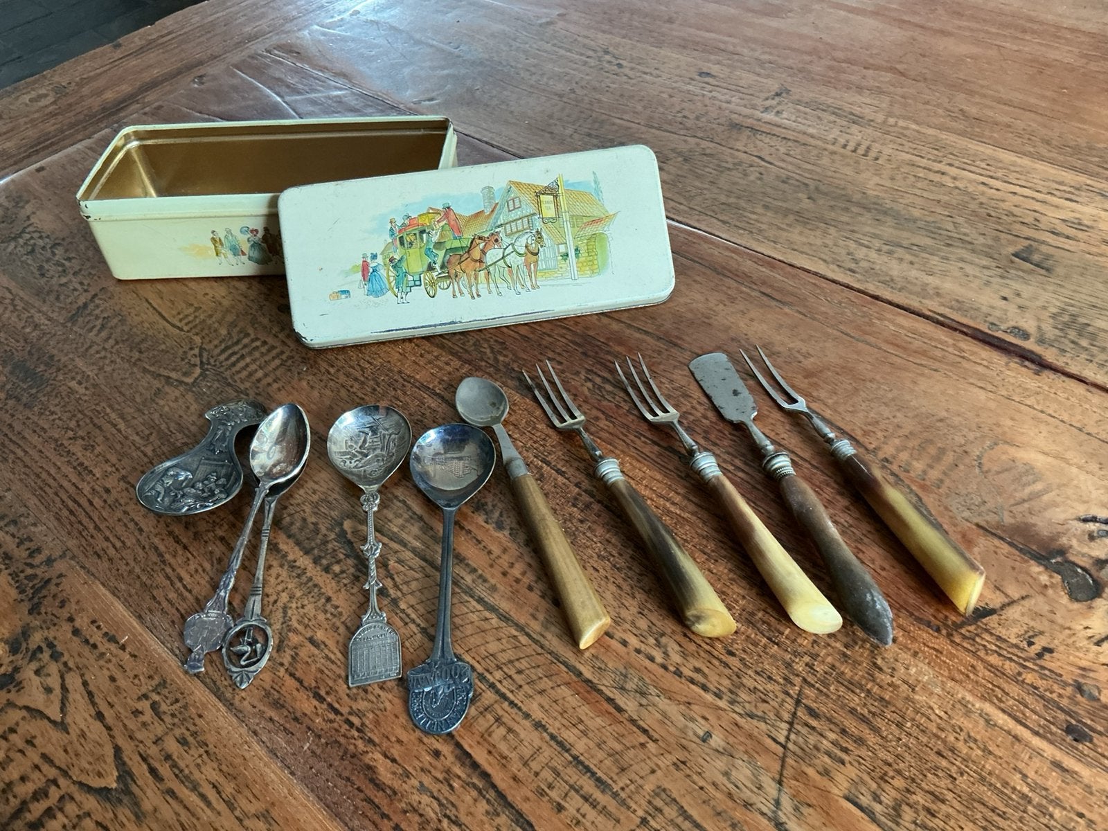 Vintage Pickwick blik theeduim,lepeltjes en hoornen bestek, Ophalen of Verzenden