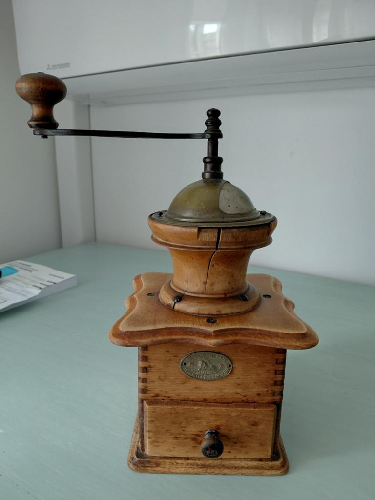 Antiek koffiemolentje, Antiek en Kunst, Ophalen of Verzenden