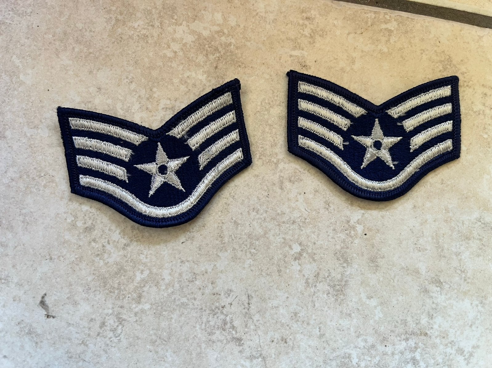 Technical Sergeant rangembleem (E-6) US air Force., Ophalen of Verzenden, Amerika, Embleem of Badge