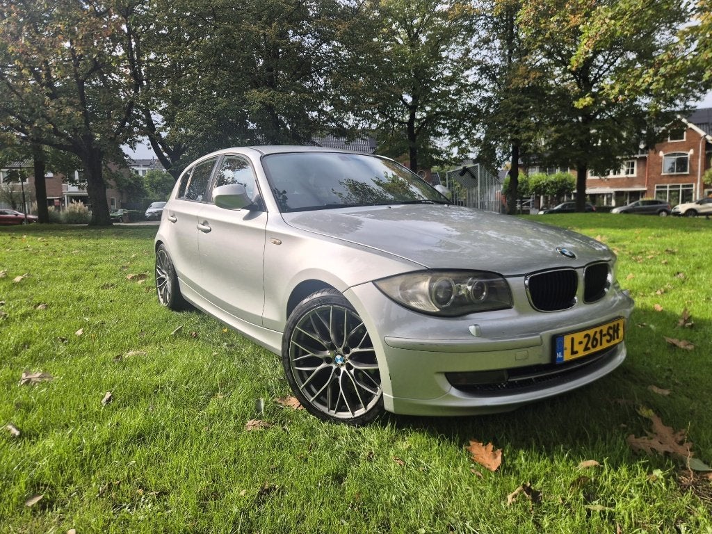 BMW 1-Serie 2.0 116I 5DR 2009 Grijs, Auto's, 1-Serie, 1995 cc, Zwart, 4 cilinders