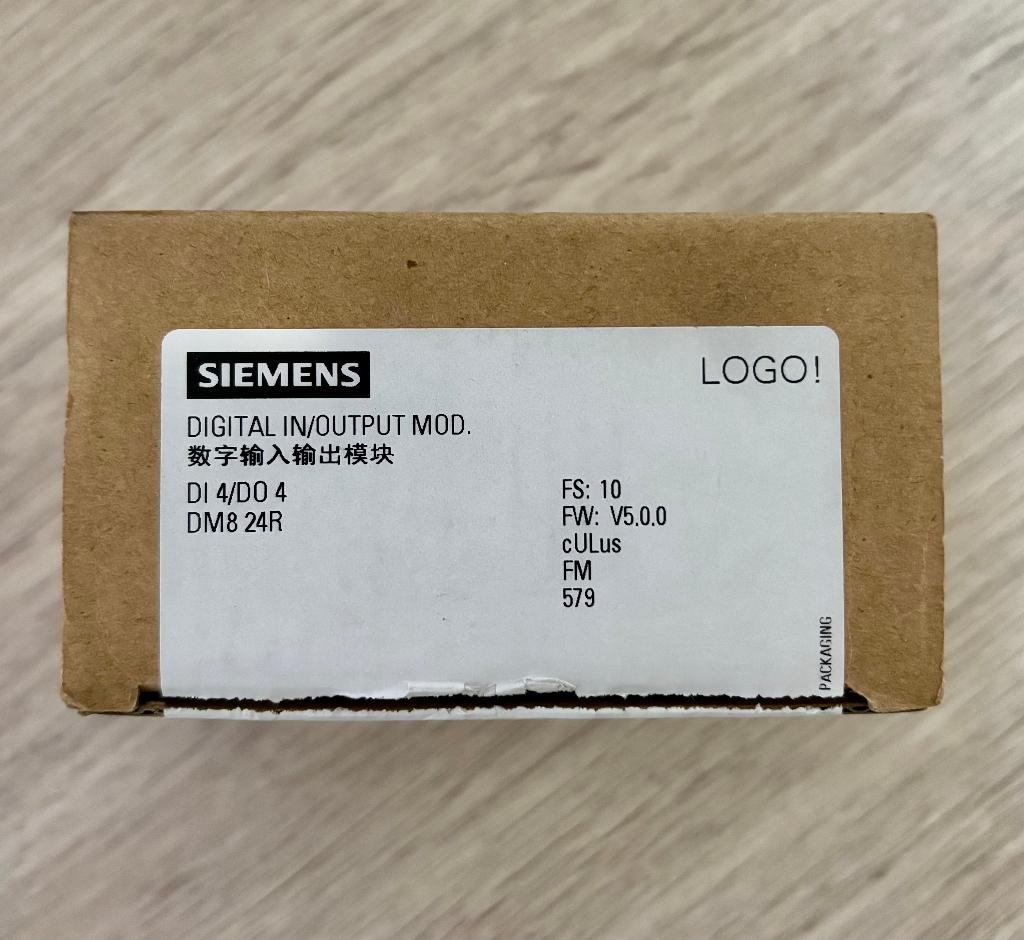 SIEMENS - LOGO! - DM8 24R - 4DI - 4DO - 6ED1055-1HB00-0BA0, Hobby en Vrije tijd, Elektronica-componenten, Ophalen of Verzenden