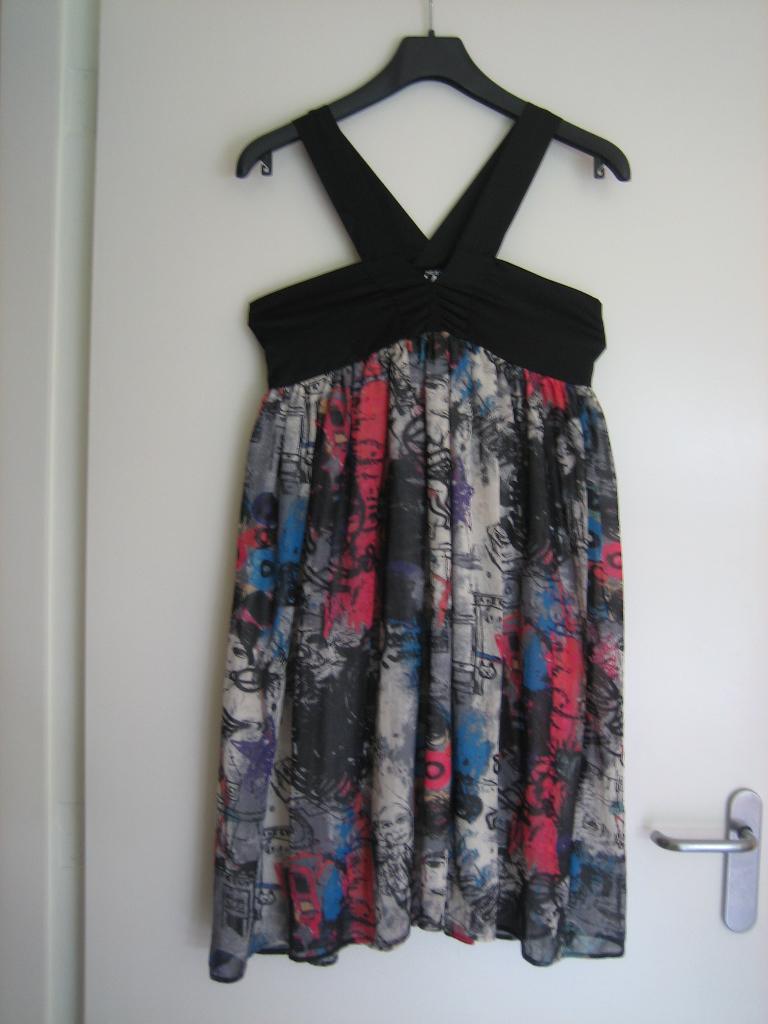 Prachtig fleurig jurkje van THIS IS WHO I AM maat S snazzeys, Kleding | Dames, Overige kleuren, Verzenden, This is Who I Am, Nieuw