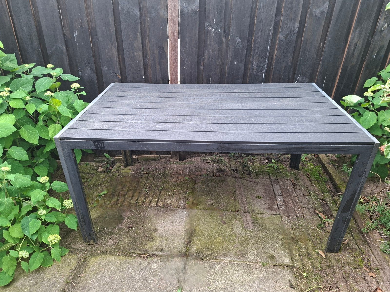 Tuin tafel zwart hout/ metaal onderstel, Tuin en Terras, Ophalen, Gebruikt, Rechthoekig, Metaal