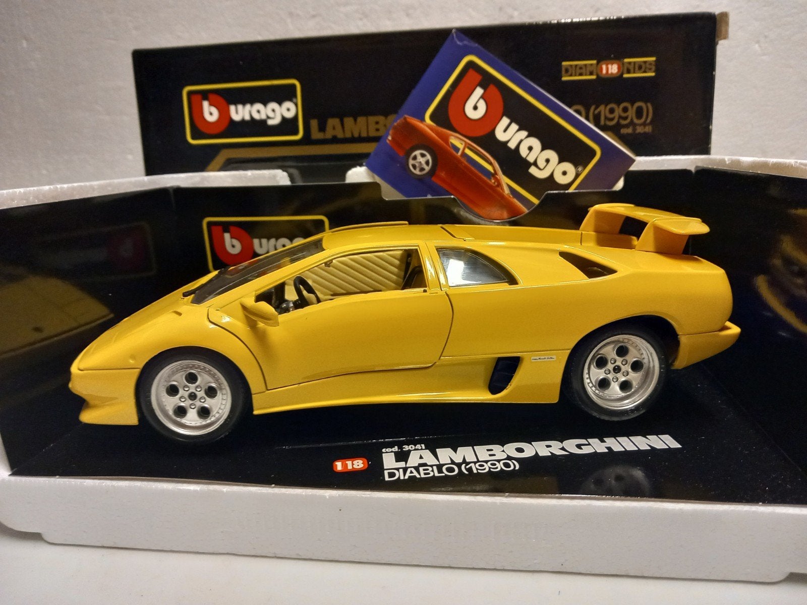 Lamborghini Diablo geel Bburago metal 1:18 KRD, Ophalen of Verzenden, Zo goed als nieuw, Auto, Overige merken