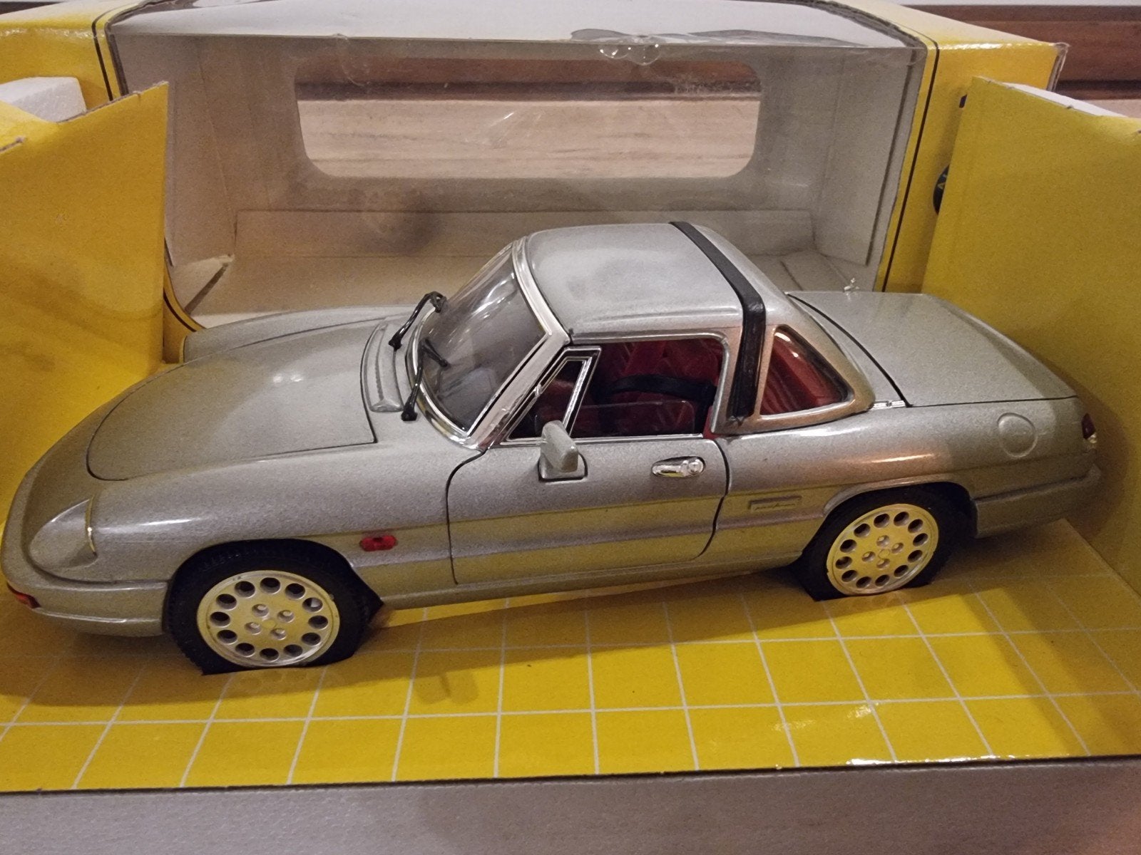 Alfa Romeo Spider - Jouef Evolution 1:18, Ophalen of Verzenden, Zo goed als nieuw, Auto, Overige merken