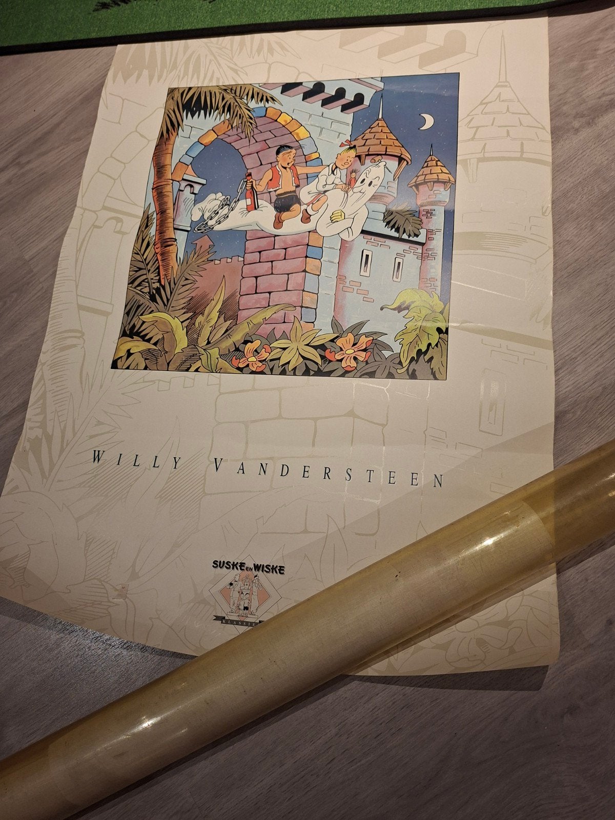 suske en wiske poster eiland amoras, Verzamelen, Ophalen of Verzenden, Suske en Wiske, Gebruikt, Boek of Spel