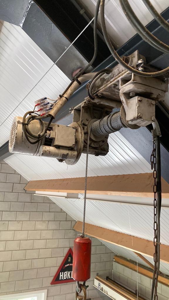 Electrische takel 200 kg 230 volt, Ophalen, Gebruikt