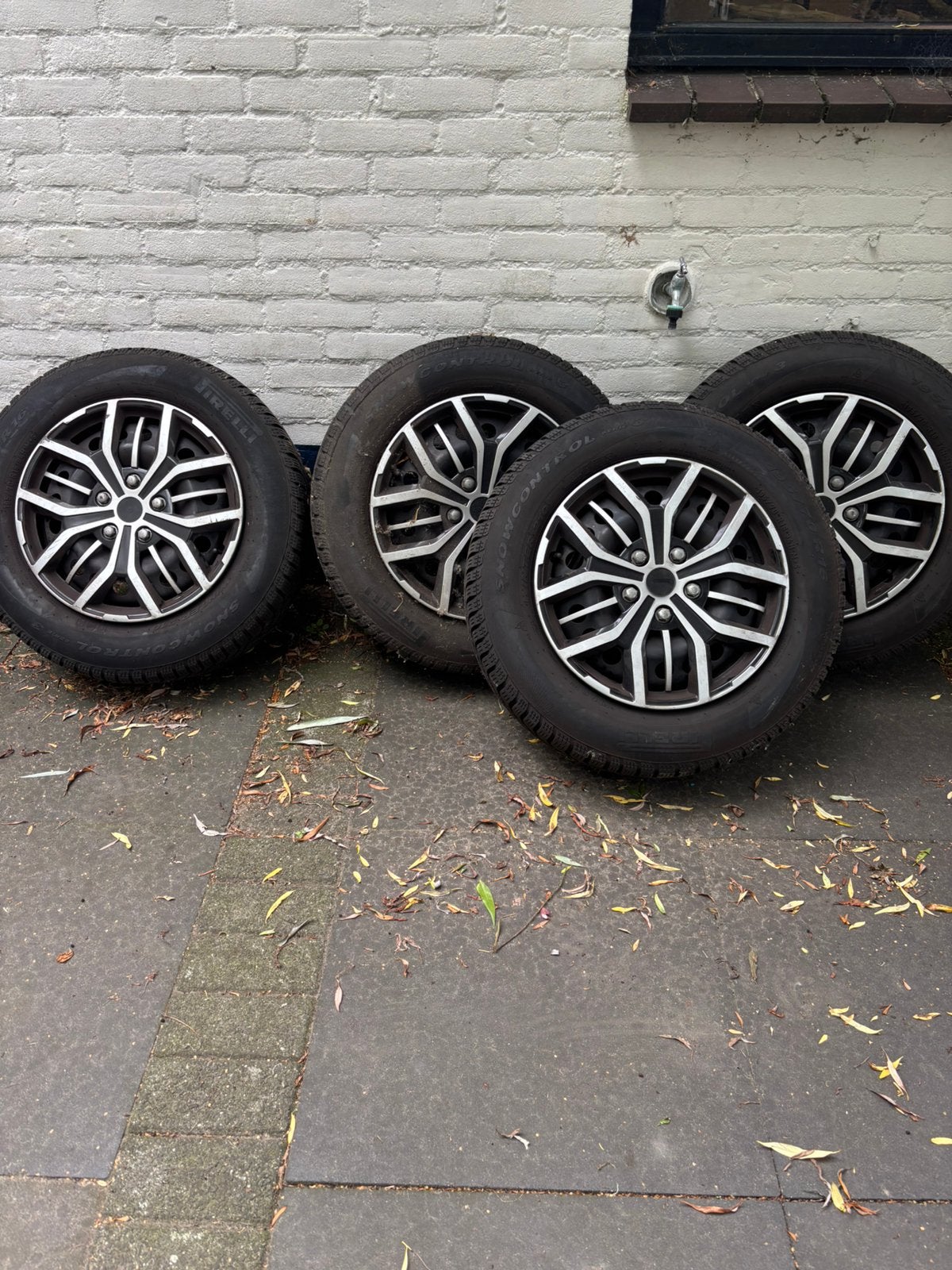 Winterbanden, Pirelli 195 / 70 R16 M+S, Auto-onderdelen, Banden en Velgen, Ophalen, 16 inch, Winterbanden, Band(en)