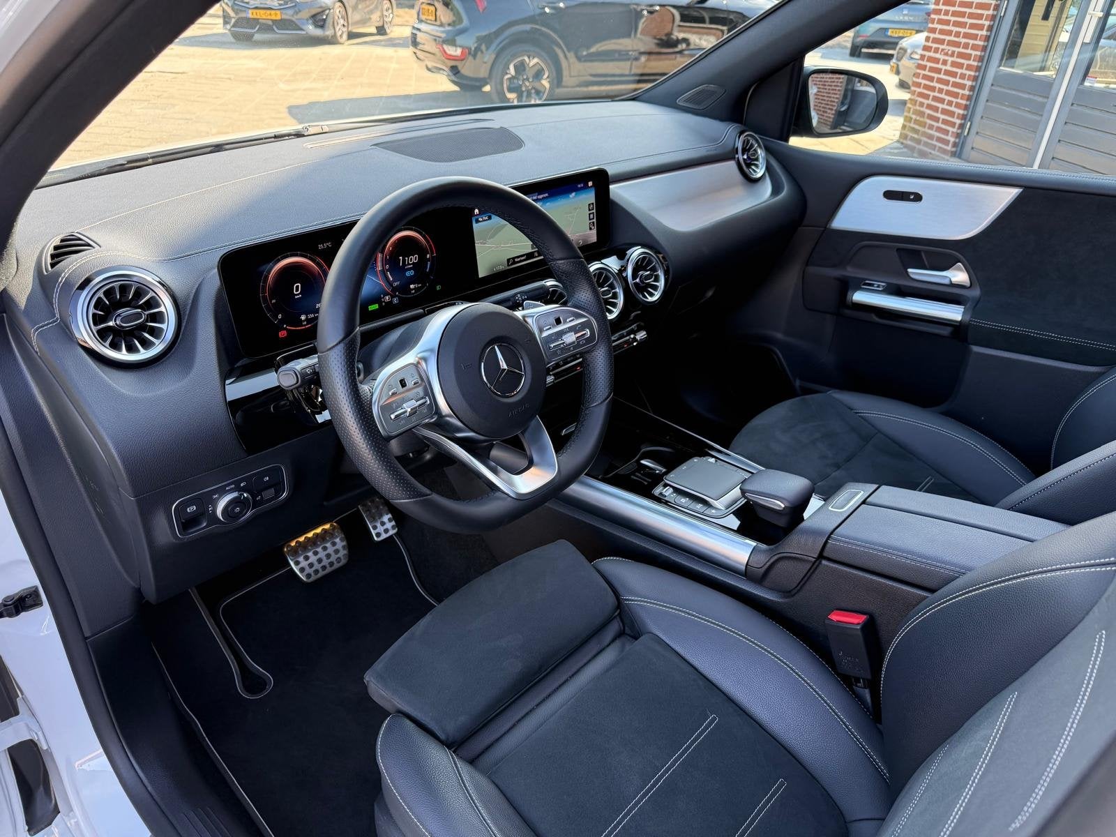 Mercedes-Benz B-Klasse 250 e AMG Line Edition NIGHT Navi | C, Auto's, Dealer onderhouden, Gebruikt, Zwart, 4 cilinders