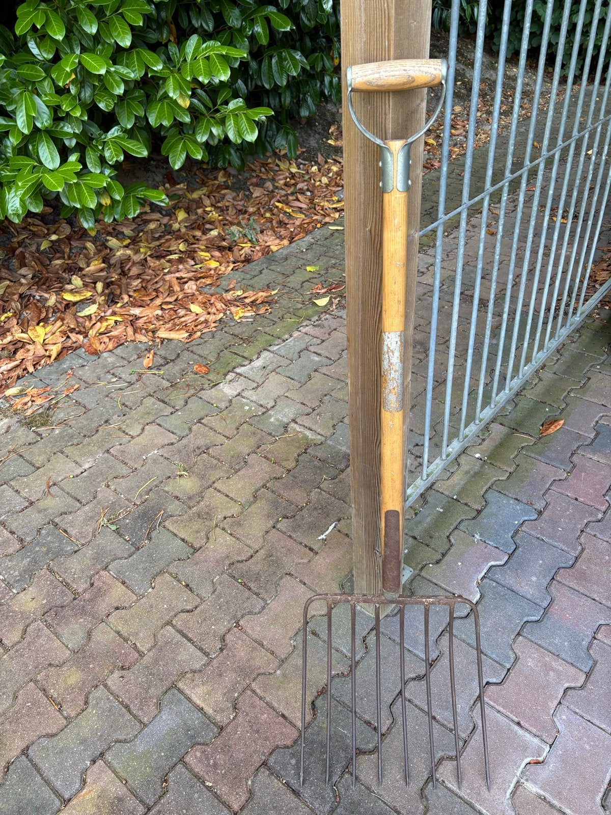 Robuuste mais/puinvork met houten steel en metalen handvat, Ophalen, Gebruikt, Overige typen