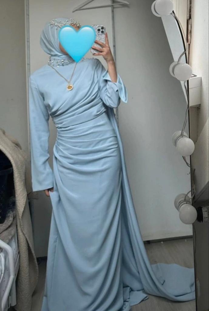 Elegante Galajurk Maat 38 met Luxe Cape en Diamantdetails, Kleding | Dames, Maat 38/40 (M), Galajurk, Zo goed als nieuw, Verzenden