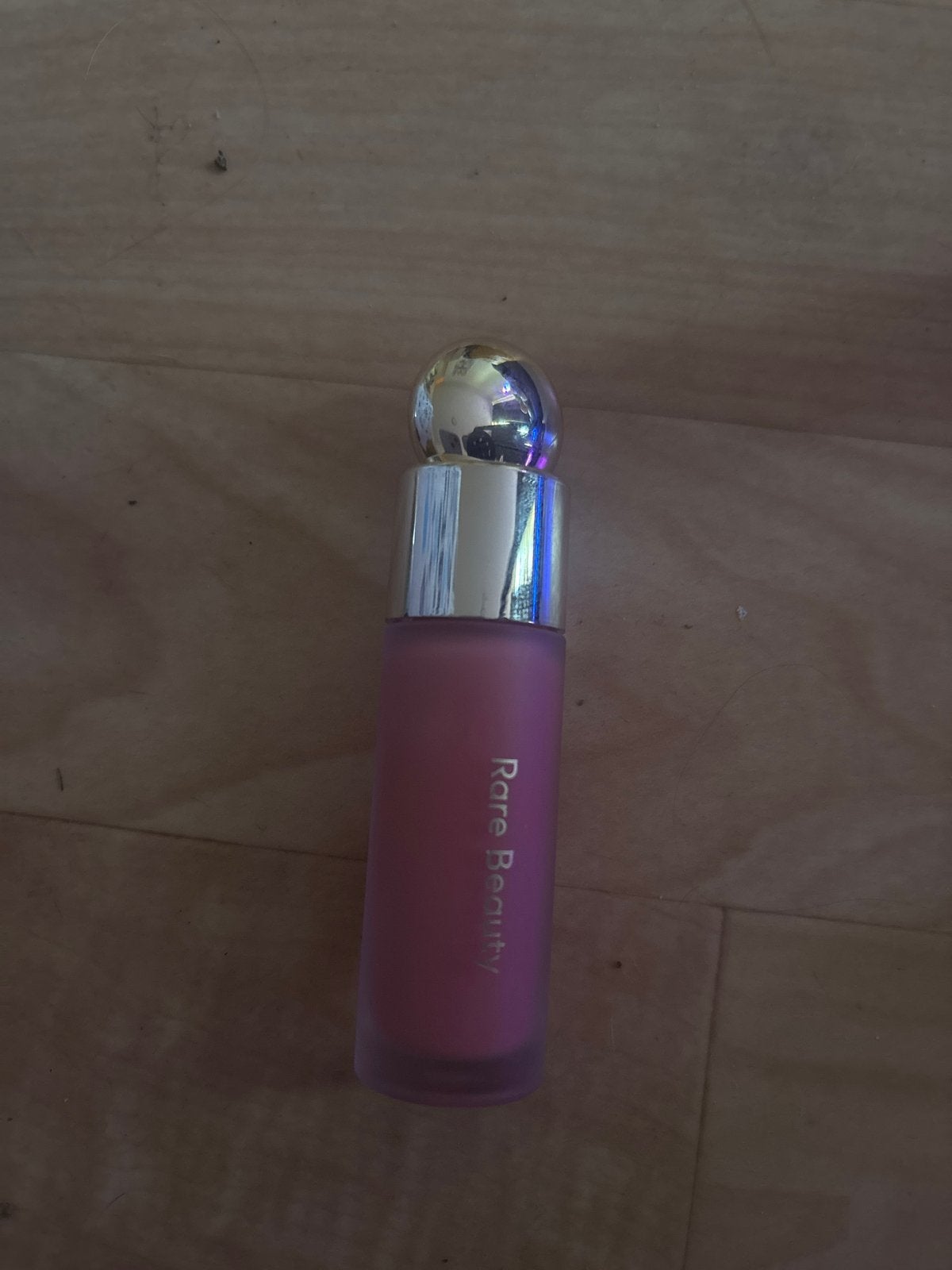 Rare Beauty Soft Pinch Liquid Blush - Happy (Roze), Sieraden, Tassen en Uiterlijk, Ophalen, Wangen, Zo goed als nieuw, Make-up