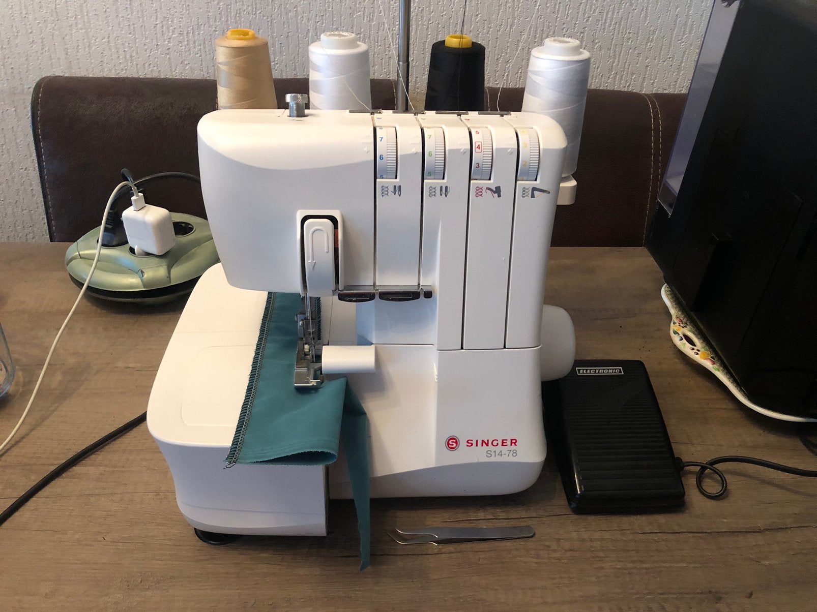 singer lockmachine s 14-78, Hobby en Vrije tijd, Ophalen of Verzenden, Zo goed als nieuw, Lockmachine, Singer