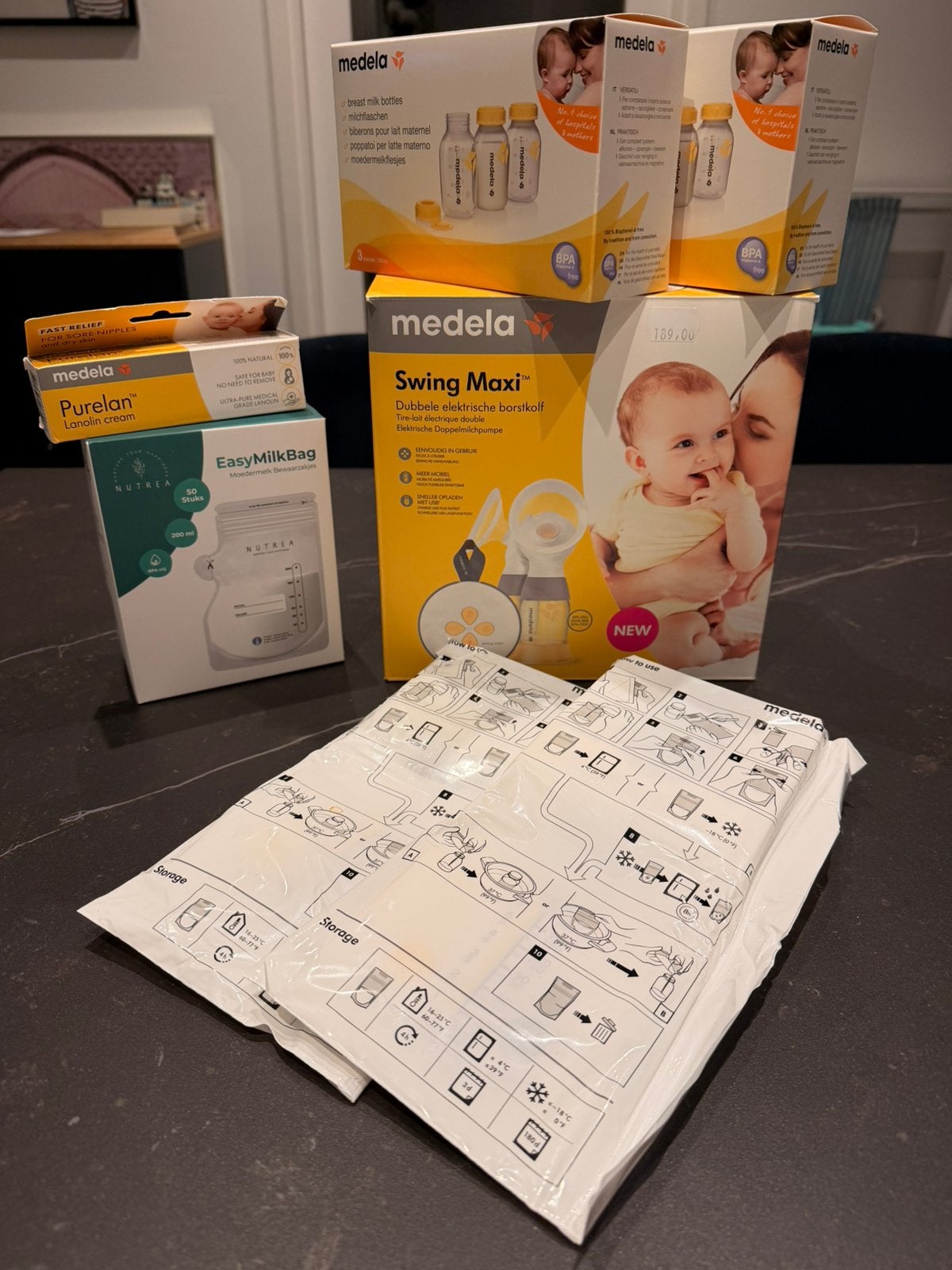 Medela Swing Maxi Double Breast Pump + New Bottles & Bags, Kinderen en Baby's, Babyvoeding en Toebehoren, Ophalen, Zo goed als nieuw