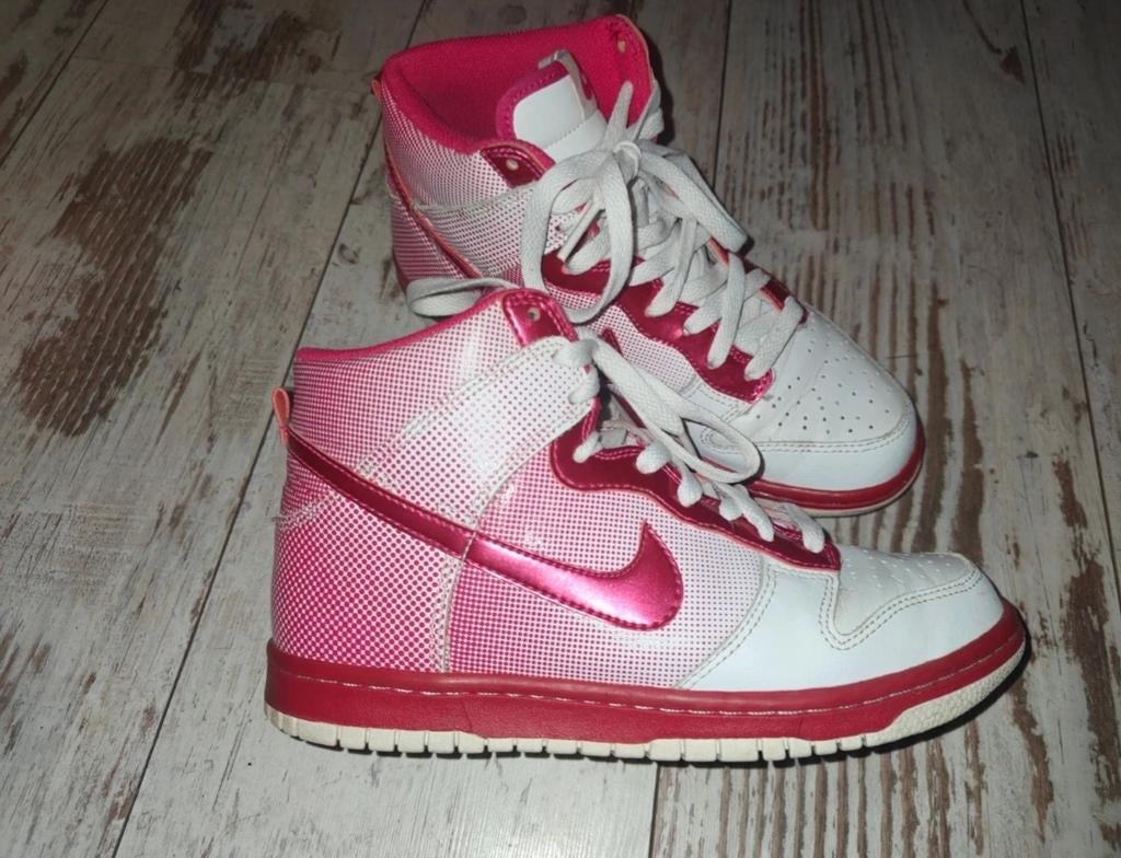 Nike Dunk Premium high gs mt 37 White/pink, Nike, Ophalen of Verzenden, Roze, Sneakers of Gympen
