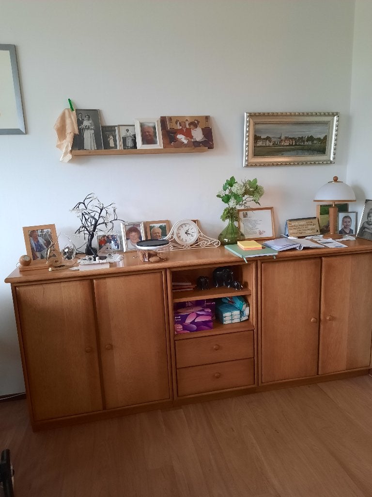 Gratis op te halen blank eiken dressoir, Huis en Inrichting, Ophalen, Gebruikt, Met deur(en), 150 tot 200 cm