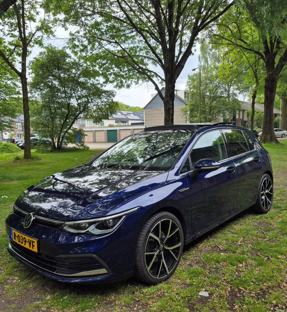 Volkswagen Golf 1.5 Etsi 150pk Bj 2020 Panoramadak nieuw apk, Auto's, 1498 cc, 4 cilinders, Blauw, Alcantara