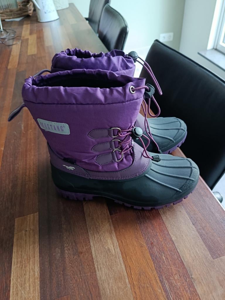 Mustang snowboots maat 38, Kleding | Dames, Schoenen, Snowboots, Overige kleuren, Ophalen of Verzenden