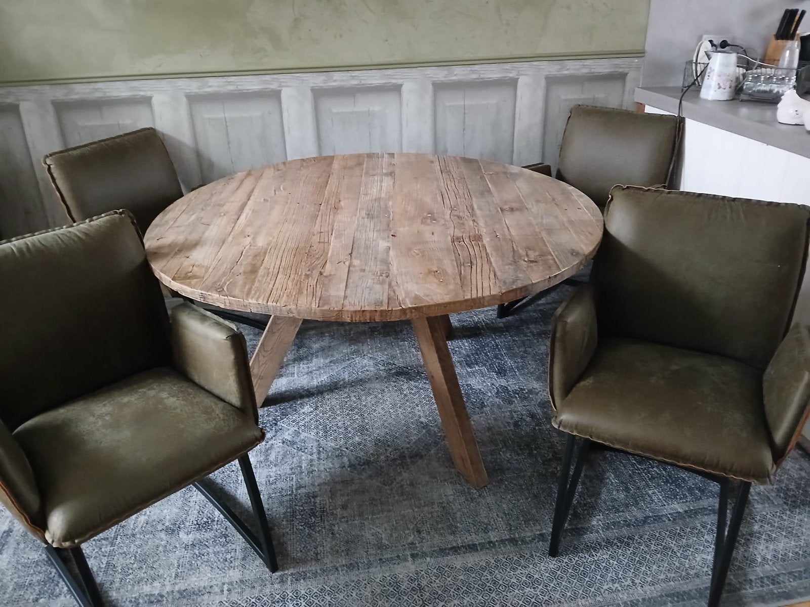 Ronde eettafel met 4 groene leren stoelen, Ophalen, Gebruikt, 100 tot 150 cm, Rond