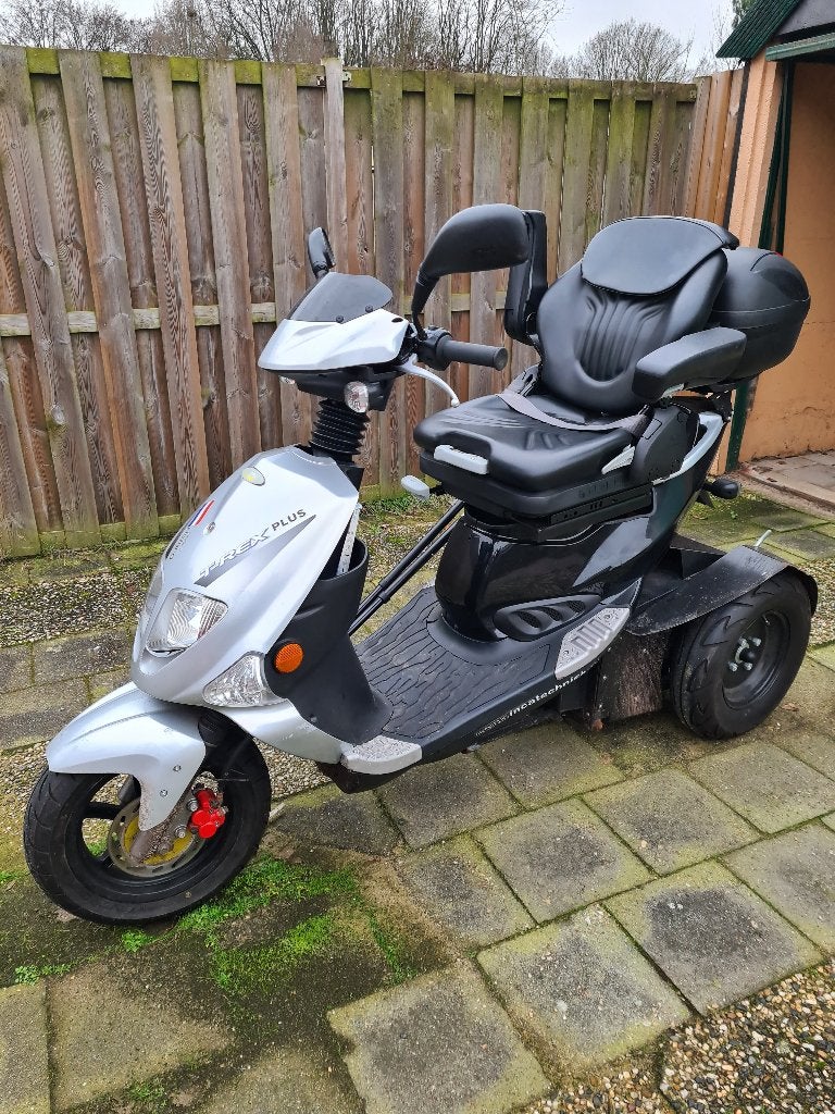 Scootmobiel T-Rex, Gebruikt, 16 km/u of meer, 46 km of meer, Ophalen