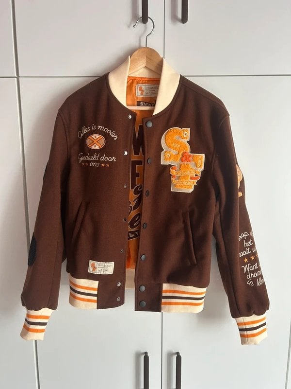 Suzan & Freek Varsity jack 2026, maat S [NIEUW], Kleding | Dames, Jasjes, Kostuums en Pakken, Ophalen of Verzenden, Nieuw, Maat 36 (S)