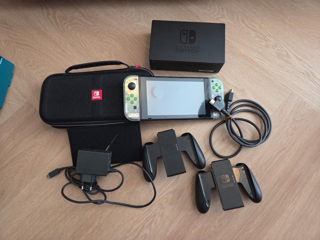 Nintendo Switch 1 + Dock + Charger + Case, Ophalen of Verzenden, Gebruikt, Met 1 controller, Switch Original