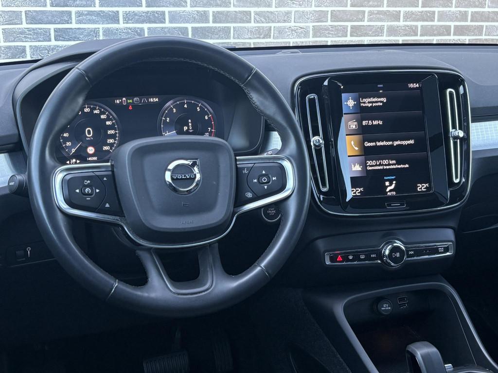 Volvo XC40 1.5 T2 Momentum Business | Panoramadak | Adaptive, Auto's, 12 maanden, Gebruikt, Euro 6, Wit