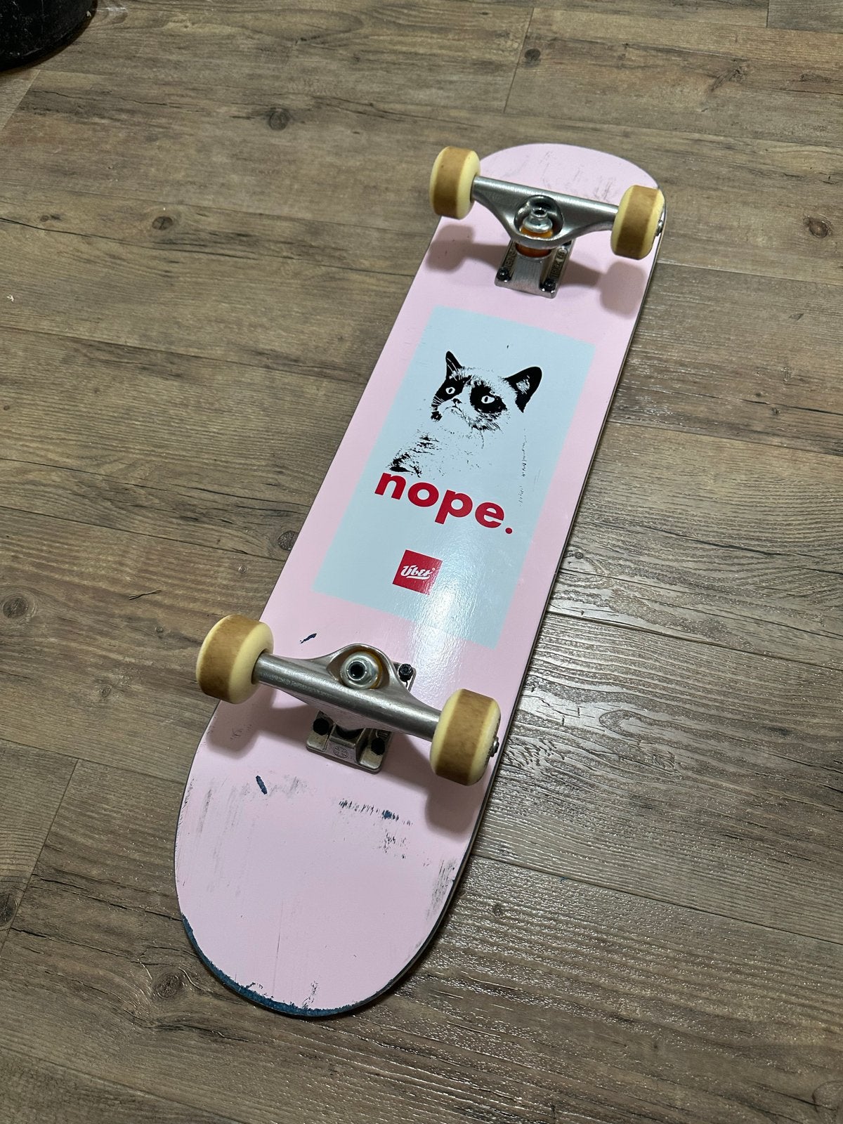 Compleet Skateboard - Über Grumpy Cat, Independent, Bones, Sport en Fitness, Skateboarden, Ophalen of Verzenden, Gebruikt, Skateboard