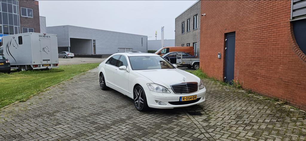 Mercedes-Benz Mercedes 2006 Wit 165dkm, Auto's, 4 stoelen, Wit, Sedan, 111 €/maand
