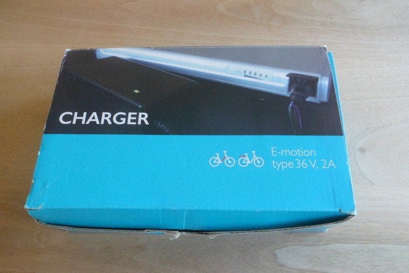 2 opladers voor Emotion accu's  5 pins, Fietsen en Brommers, Ophalen, Gebruikt