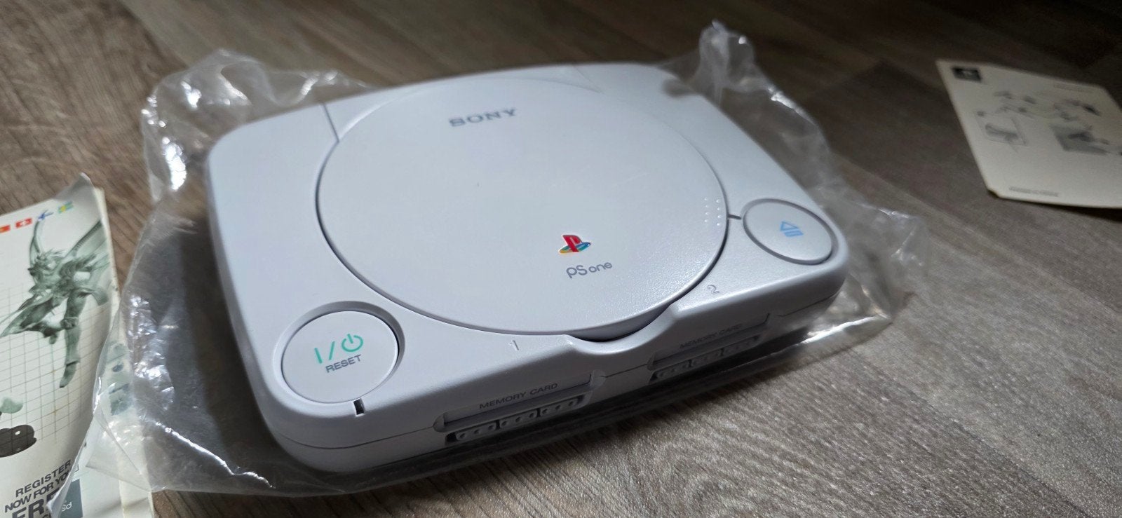 playstation 1 met controllers en memory card., Spelcomputers en Games, Ophalen of Verzenden, Zo goed als nieuw, Met 2 controllers