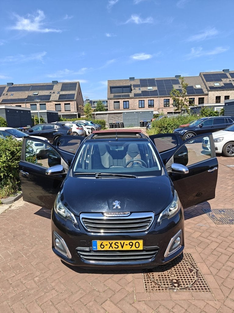 Peugeot 108 1.2 12V VTI 82PK 5DR 2014 Zwart, Voorwielaandrijving, Stof, Start-stop-systeem, 1199 cc