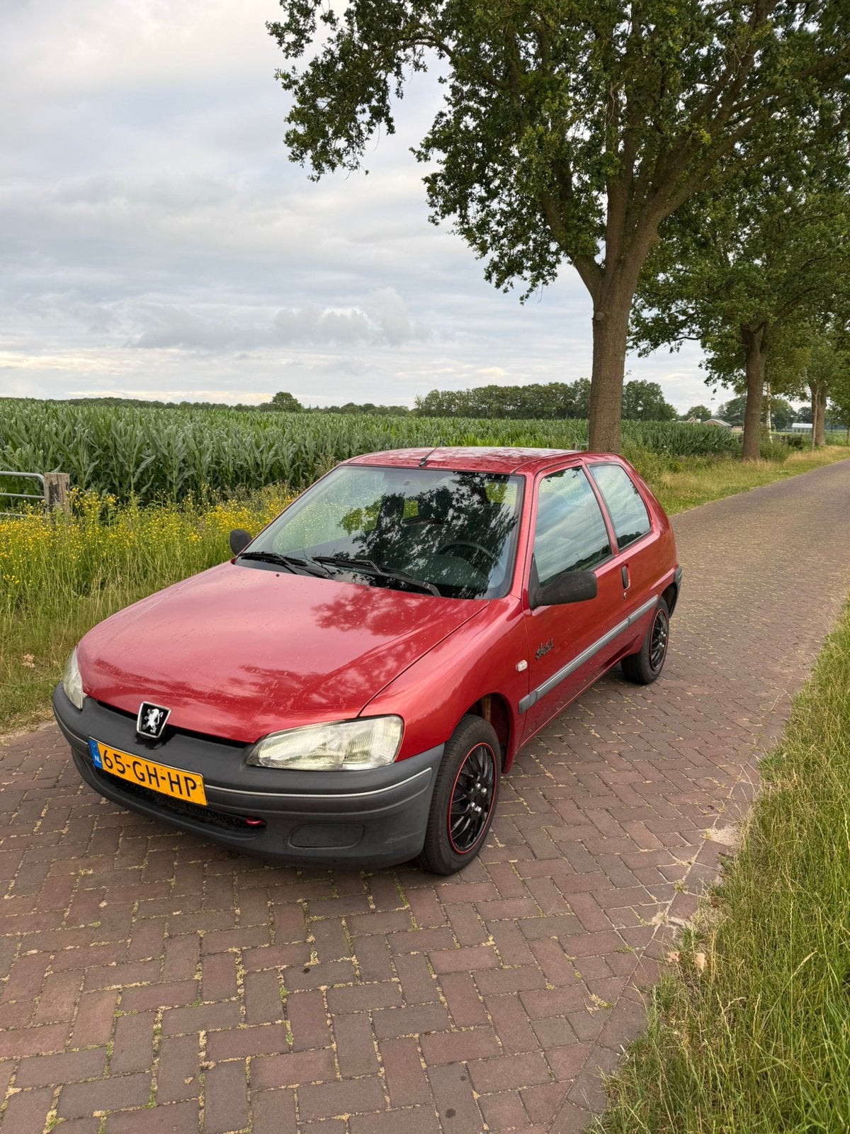Peugeot 106 1.1 Sketch Rood (Nieuwe APK), Auto's, Voorwielaandrijving, Stof, Zwart, 4 cilinders