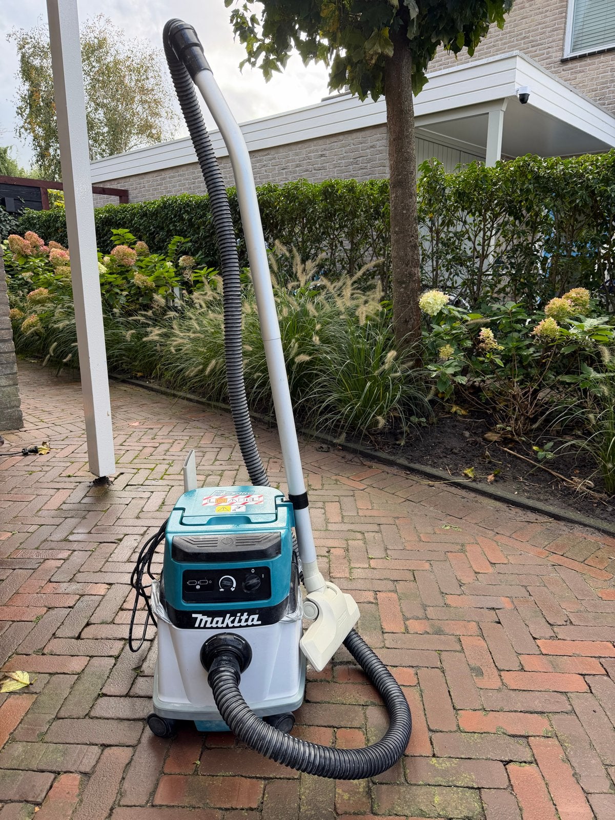 Makita DVC150LZ Industriële Stofzuiger (Snoer & Accu), Draadloos, Ophalen of Verzenden, Zo goed als nieuw, Industriële stofzuiger