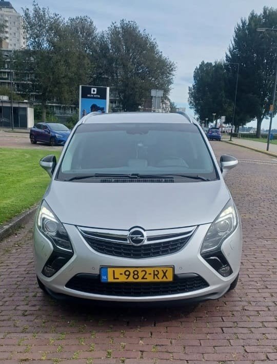 Opel Zafira 2.0CDTI 121KW 2012 Grijs, Stuurwielverwarming, Zwart, 4 cilinders, 19 km/l
