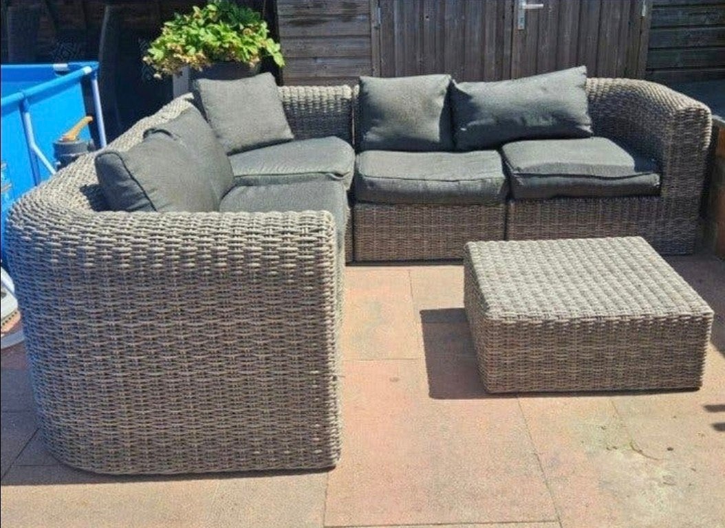 Complete loungeset in prima staat, enkel kussen te repareren, Ophalen, 5 zitplaatsen, Gebruikt, Bank